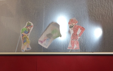 Auf dem Bild sind Figuren zu sehen.